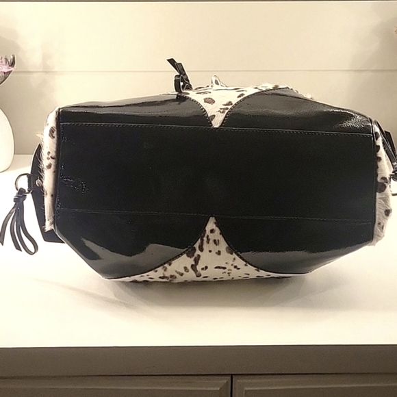 Francesco Biasia Black & White Calf Skin Handbag - Picture 5 of 9
